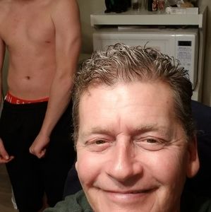 Meet your Posher, Dennis